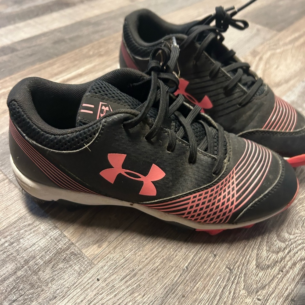 Girls tball cleats size 3